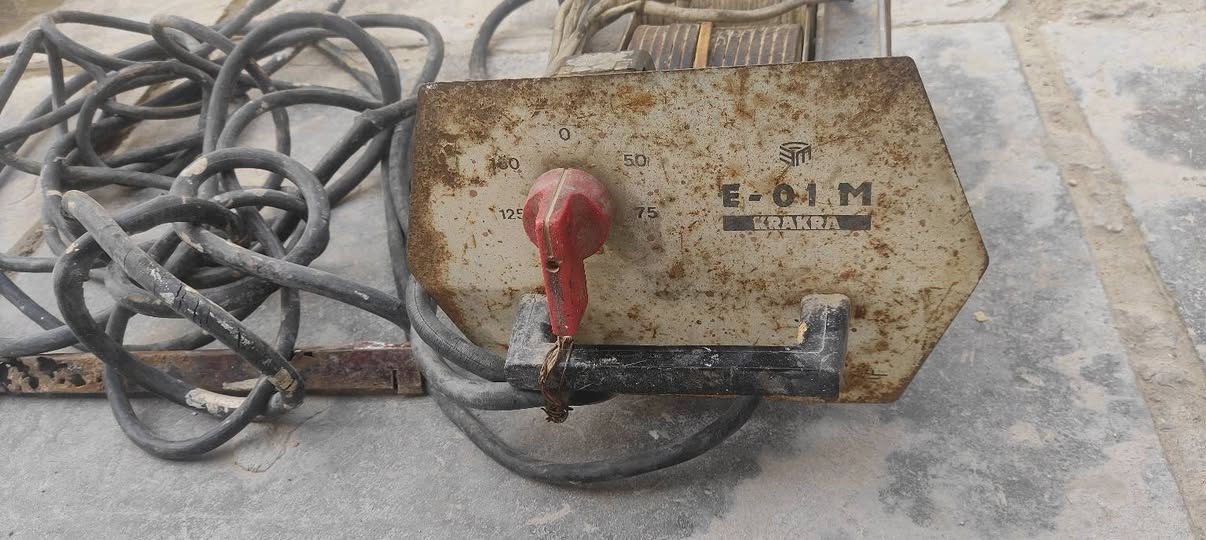 مكينة كركار لحيم للبيع النوعية القديمة الاصلية الحدادين القدماء يعرفوهة  ويكيبلهة الاصلي من الشركة الشراي يتصل هاذة رقمي *********** العنوان ديوانية
