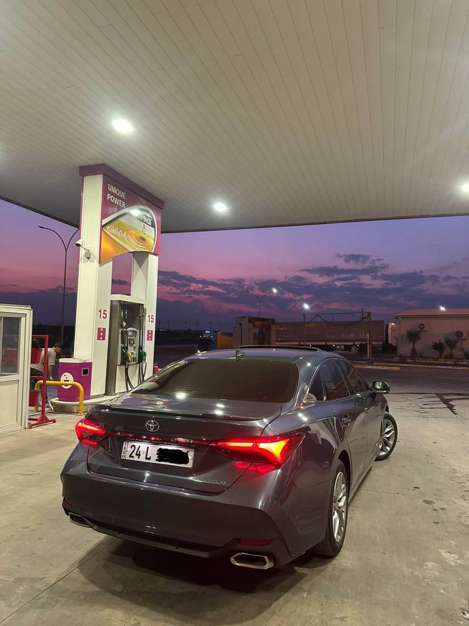 TOYOTA AVALON 
  2022. Limeted 
فول فول مواصفات 1/1
داتاشو /5 كاميره /سلايت /شغال/بصمه/4رادار /سماعه JBL 
كوشن /خزن/4كوشن تبريد/4كوشن هيتر/كوشن كهرباي/
ستيرن شفط /ستيرن خزن / ستيرن هيتر/ كهرباي 
حساس/كاميره / 3مود /eco/normal/Sport/3
گير و محرك شرط 
محرك 6 سلندر  301 HP 🚀
ماشي 80 الف ميل يعني 130 الف كيلو متر 
صبخ. 1باب و 1 چاملغ بدون دواخل 
رقم شاصي4T1DZ1FB4NU081733
رقم دهوك  رقم سنوي جديد 
غرامات 600$ 
سعر 22800$ سعر بلاش. ب كل عيراق ماكو هيج سعر بلاش 🔥
مكان سياره زاخو 
*********** واتساب و كورك. زاخو, دهوك
