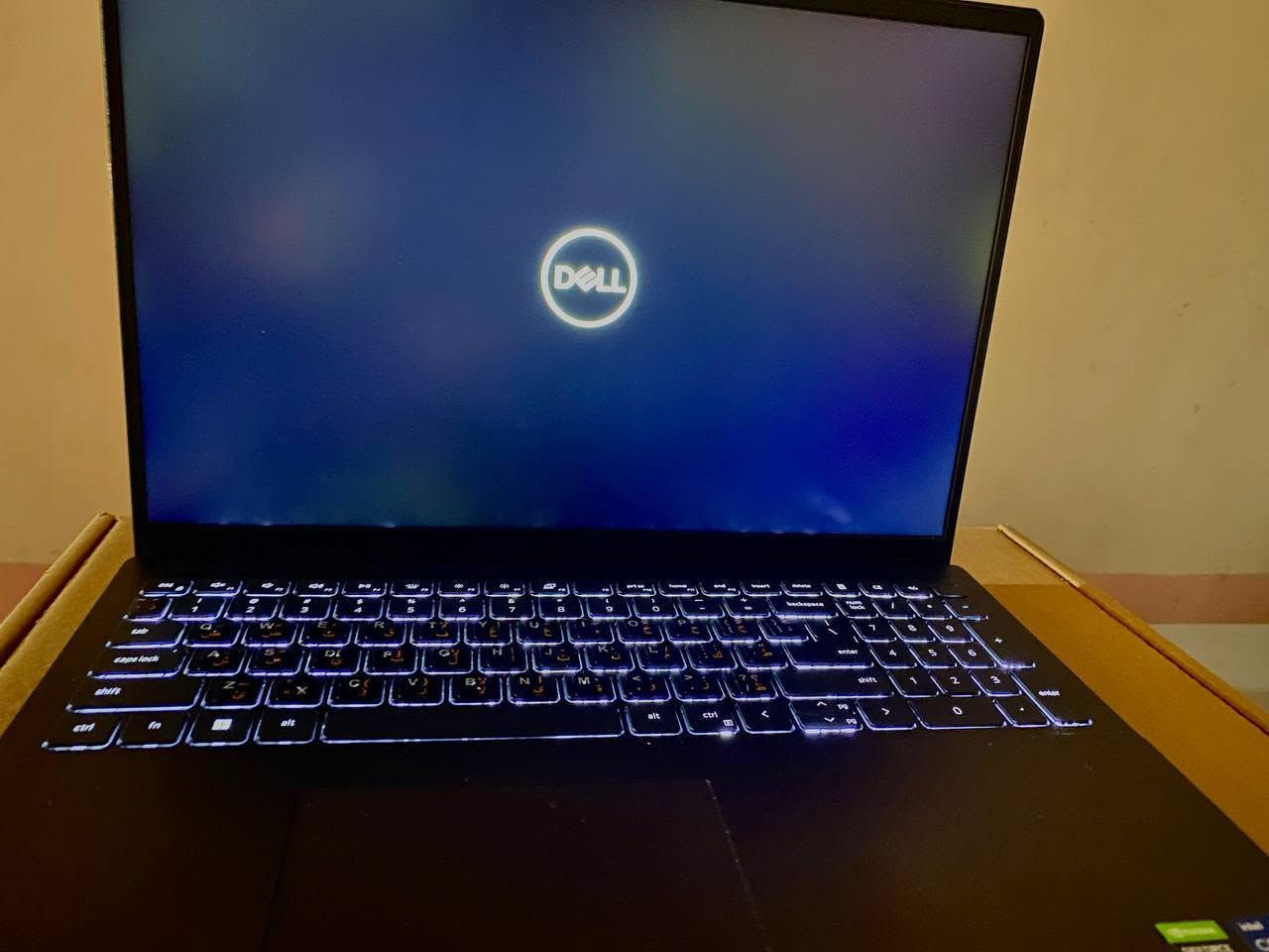 للبيع لابتوب Dell Vostro 16 7620 بحالة جيدة، مناسب للدراسة والهندسة والتصميم والاستخدام اليومي.
المواصفات:
المعالج: Intel Core i7-12700H الجيل 12
الرام: 16GB DDR5 4800MHz
كرت الشاشة: NVIDIA GeForce RTX 3050 Ti 4GB GDDR6 منفصل
التخزين: 512GB SSD NVMe
الشاشة: 16 بوصة WUXGA 1920×1200
نسبة الشاشة: 16:10
كرت شاشة مدمج: Intel Iris Xe
الواي فاي: Wi-Fi 6E
البلوتوث: Bluetooth
النظام: Windows 11 Pro
الشاحن: أصلي
البطارية: تعمل بشكل جيد
الابتوب بي ضربه خفيفه مماثره عليه بشي مثل مموضح بصوره

السعر: 825.000 وبيها مجال للشراي  
استفسار خاص او ع رقم *********** متوفر توصيل
