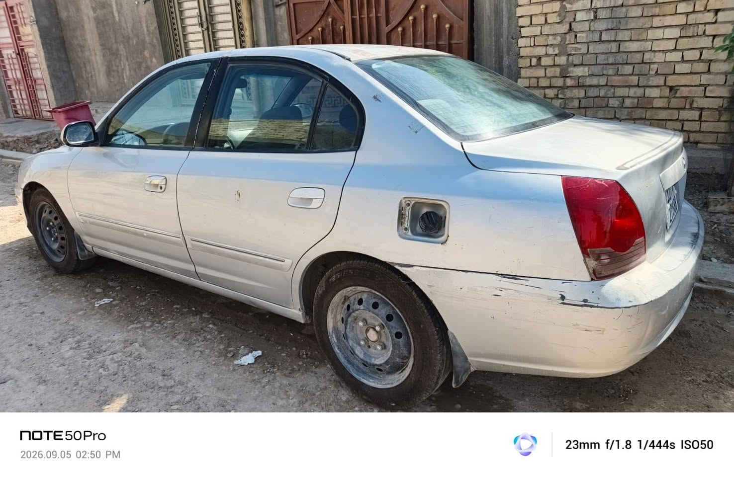 السلام عليكم
النترا 2004 وارد امريكي مكينه 2000 رصاصي فضي ضربتها بالدوسه مال الباب بصف السائق و مرجعها على البارد السياره جارده  على وضعها ما مصبوغة تبريد تدفئة شغال 
المحرك بيه تبخير و تنقيص سنويه بسمي جديده هزه جديده مصفره غرامات تحويل ثاني يوم السعر ٥٨ و بيها مجال 
مكان السياره بغداد/ الكماليه 
للتواصل ***********
