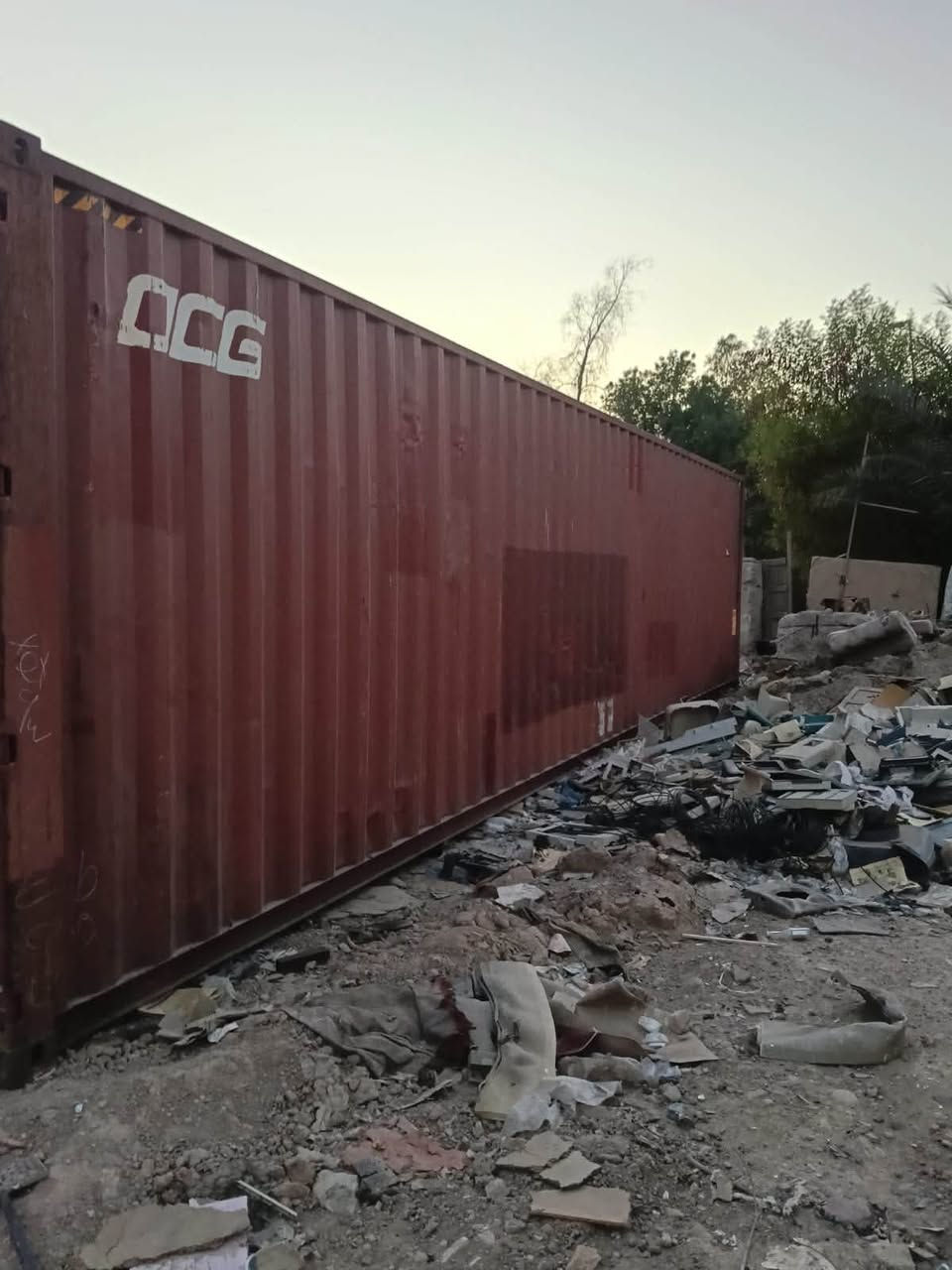 حاويه للبيع طول ١٢متر ٤٠قدم العاليه ارتفاع ٢٩٠ هاي كيو ام الفسفوره مكانها بغداد بحاله جيده جدا السعر الاتصال على الأرقام التأليه/***********/***********
