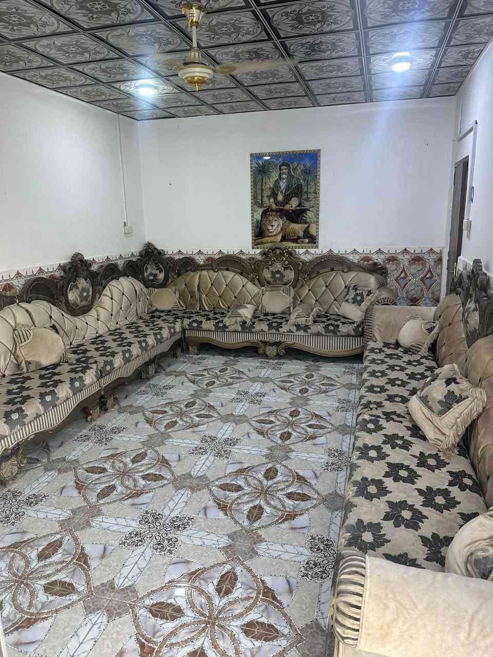 تخم ديوان خشب زان ايطالي 14 متر جديد اكثر من الصوره والسفنج بقلي اصلي العنوان البصره / الزبير السعر 650 وبيه مجال / ***********
