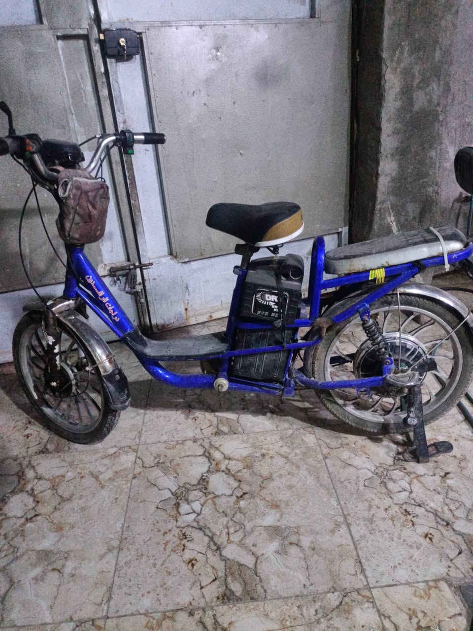 السلام عليكم دراجه شحن مستعمله للبيع البطاريات نص عمر بصمه وسويج عطله ماعرف عطله ابيعه السعر100قفل كوم حديد العنوان بغداد الزعفرانيه للتواصل على الرقم موجود اوتساب***********
