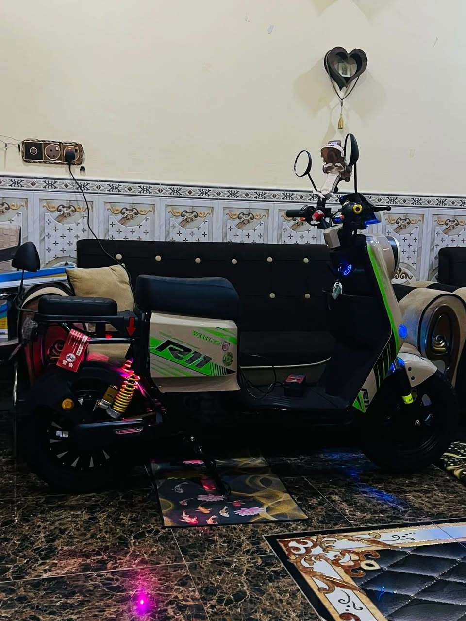 السلام عليكم شباب درجة للبيع نوع r11مديل 2027دراجه بحلت الوكاله تجي وشوف بنفسك بطاريات 32انبير ولي عنوان بصره ابو الخصيب سعر 800وبيهه مجال ماشيه 500ودراجه شوف العين   رقم      ***********
