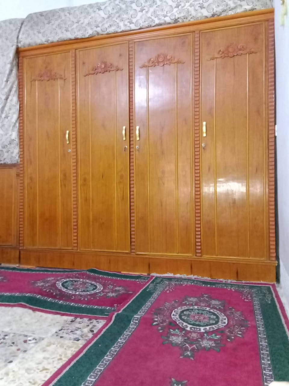 كنتور تسكام ثقيل وايضا عندي بوفيه جديده تواصل فقط عن طريق الواتساب
***********
