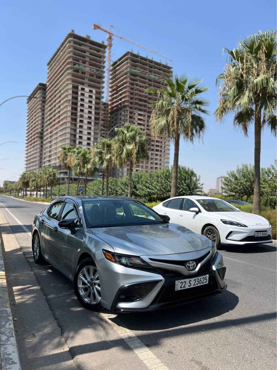 🔥 Toyota Camry2024  LE Hybrid 🔥مرقم كامل اربيل 

عداد80 الف كم 

💰 188 ورقة وبيها مجال بسيط 

💥 اقتصادية + اعتمادية + فخامة تويوتا

⚙️ المواصفات الميكانيكية:

محرك 2.5 لتر هايبرد – 4 سلندر

قوة 204 حصان

جير أوتوماتيك 8 سرعات

دفع أمامي (FWD)

صرفية ممتازة للوقود

🚗 المواصفات الخارجية:

جنطات ألمنيوم قياس 18

إنارة أمامية LED

مرايا كهرباء مع 

فتح بصمة أبواب (Smart Entry)

🛋️ المواصفات الداخلية:

مقاعد مخمل

تشغيل بصمة

شاشة وسطية

Apple CarPlay + Android Auto

تحكم من المقود

مكيف أوتوماتيك

🛡️ الأمان والسلامة:

كاميرا خلفية

نظام ثبات إلكتروني

وسائد هوائية

TPMS

📋 فحص كامل – السيارة بحالة ممتازة

🧾 يمكن الاستفاده من الرديات الضريبيه باحضار رقم ضريبي

📞 للإستفسار :الاتصال على الرقم التالي او زياره موقعنا*********** 

📍 العنوان:

معرض الركن الامريكي 

المنطقه اربيل 

الشارع الرئيسي أربيل, العراق
