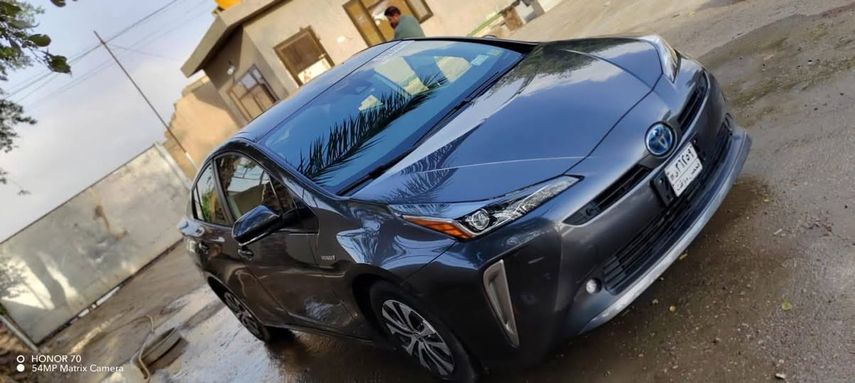 سلام عليكم
للبيع تويوتا بريوس 2022

بدون صبغ بدون تبديل بدون ايرباك

مكان السياره بغداد السيديه

رقم بغداد

ماشيه 35الف ميل

السعر 135 وبيها مجال قليل
***********

نص مكتوب في الصور:
- HONOR 70 54MP Matrix Camera
- O HONOR 70
- 54MP Matrix Camera