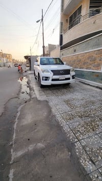 لكزاز موديل.    2014 سياره فول بريم  سياره بوضع الشركه  تخم تاير جديد ...