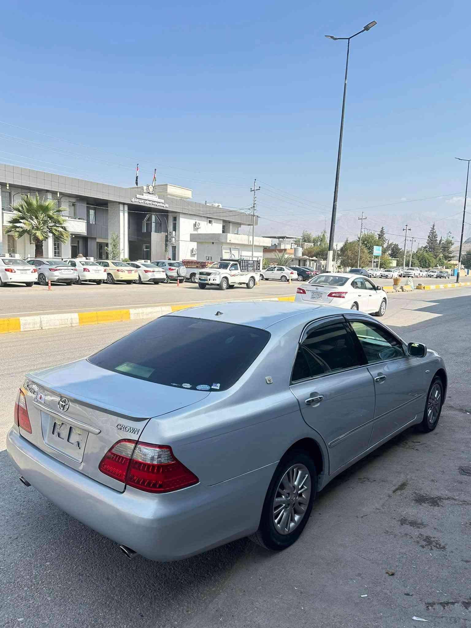 شاهانە ٢٠٠٧ • ١٤٩٠٠٠ كم • ٢ دووگمە