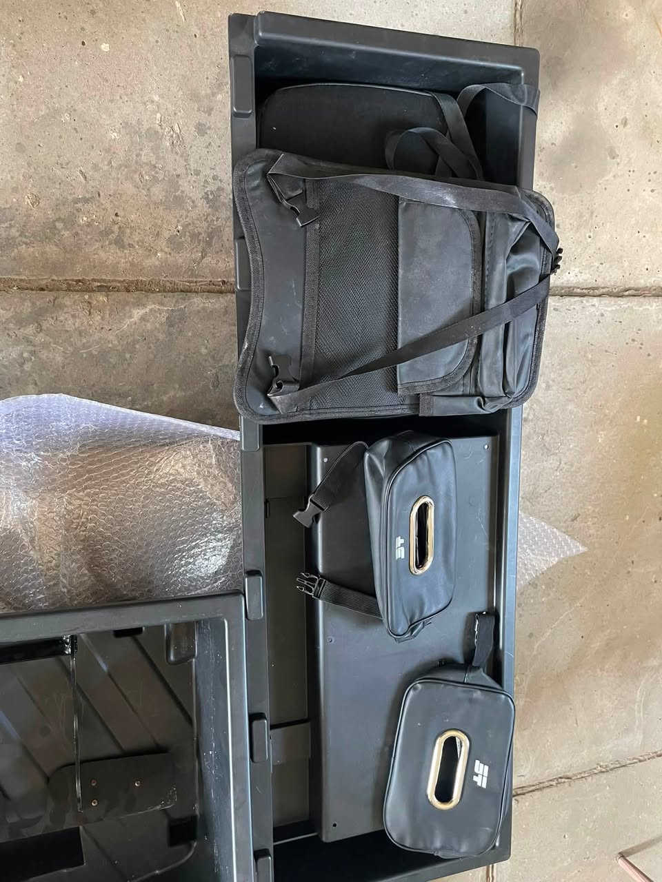 غراض جيتور t2جدد
ديكور ابواب جيتور T2 شكل الكاربون فايبر 

صندوق تنظيم اغراض 

طقم دوسات نيكل اسود 

حصيرة صندوك نيكل 

ترايش ديكور 

حافظات كلينس 

استراحة رجل بالكشن تنربط

بردة سلايت خلفيه

ديكور جام الهوائيات الخلفية

كلهن 150 الف 

***********
