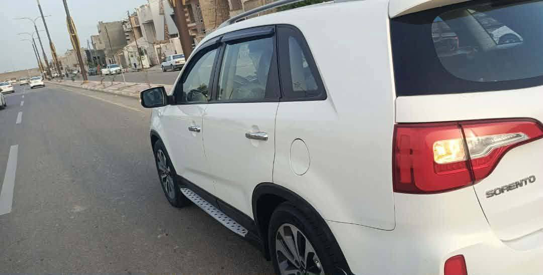 السلام عليكم
سورنتو للبيع 
خليجي موديل 2013شكل ل15
محرك 2400 دوش تخم تاير 
تبريد 3قطع كرسي كهرباء 7 راكب دوشمه جديد 
تخم تاير جديد رقم بغداد انكليزي 
السعر 160وبيه مجال الاتصال ***********
