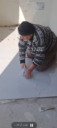 اني خلفه عمل سيراميك ومرمر وموزاييك وبورسلين درج ومسابح عمل درجه اولى ...