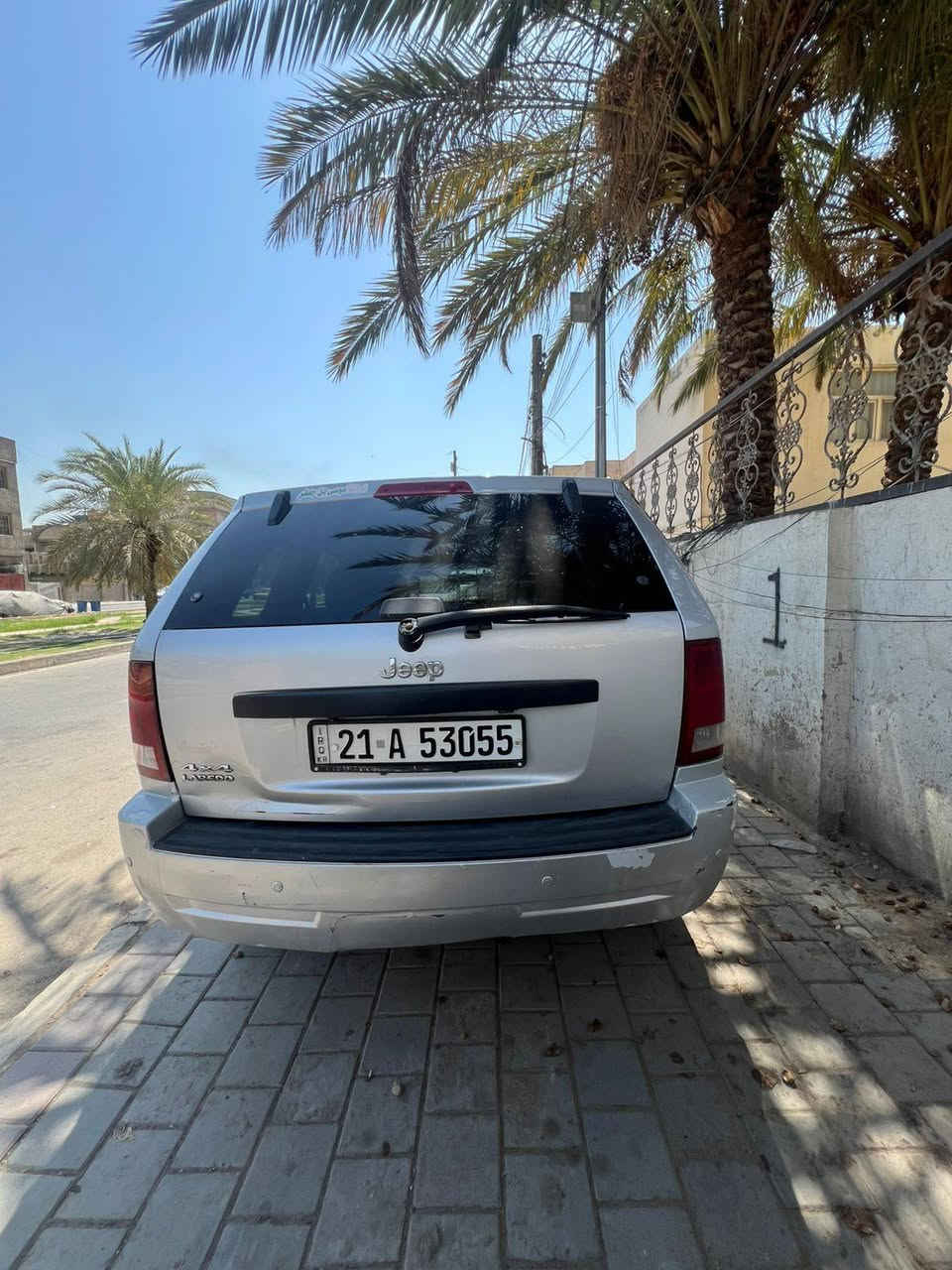 سلام عليكم  جيب لاريدو مديل ٢٠٠٧ رقم سليمانية سيارة بيه قطع صبغ ابيعلك حزام لتخبارني ودكلي شبيه صبغ محرك خير من الله تبريد ثلج بس كيره بيه مشكله بس ينمر سيارة حلوه صدره نص عمر  وكاعده  مكانه بغداد  ***********.    السعر ٥٩ ورقه وبيه مجال قليل ماكو هيج سعر
