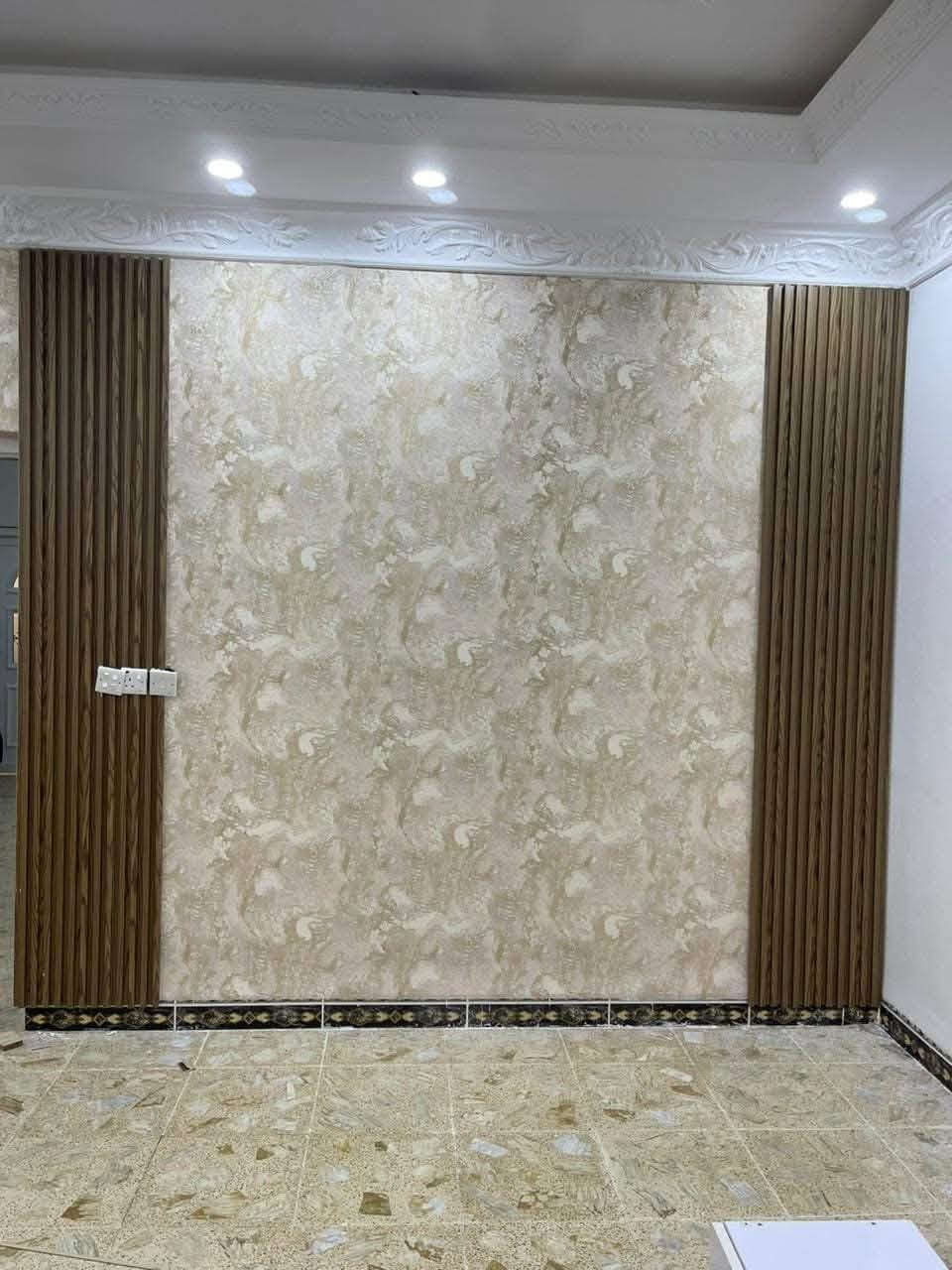 فخامة تبدأ من الداخل.
السقوف الثانوية • ورق الجدران • الباركيه • بديل الرخام • بديل الخشب

تنفيذ احترافي… وتشطيب يترك بصمة.
للتواصل: ***********
