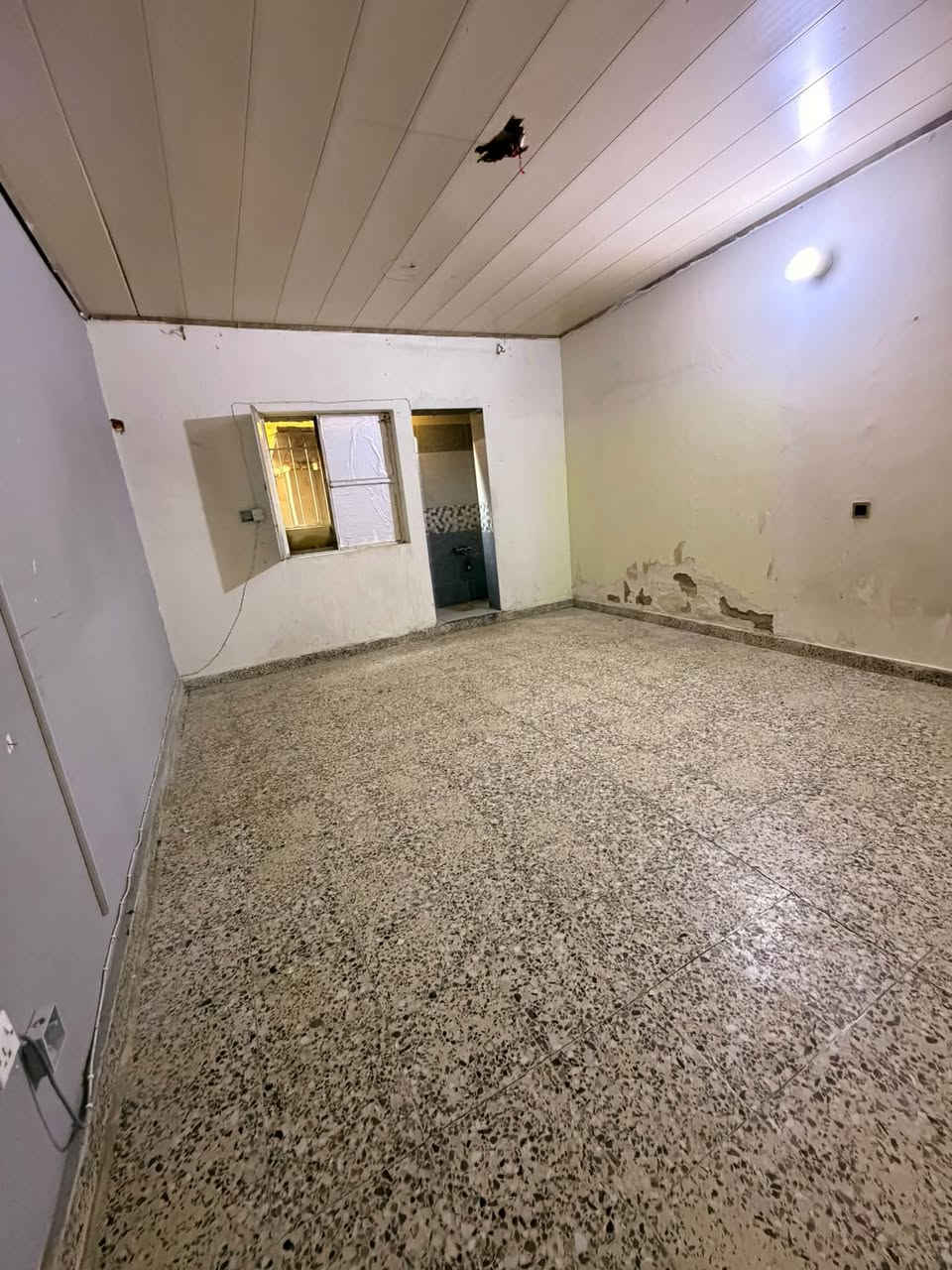 🏠 دار للإيجار في السيدية
📐 المساحة: 200 متر
🛏️ غرف نوم عدد 4
🛋️ صالة
🍳 مطبخ
🚿 خدمات
🚗 كراج كبير

📞 للتواصل: 
0785010066
