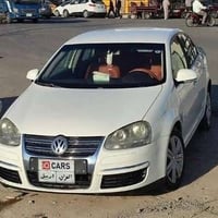 للبيع جيتا 2007    بيه قطيعتين الباب والجاملق   امامي عكس السائق الباق...