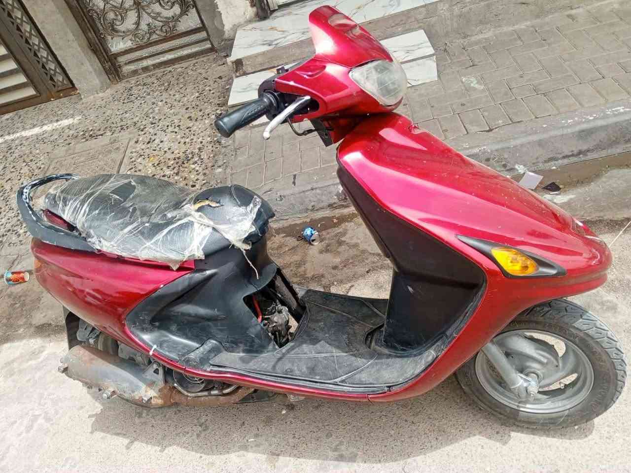 فراشه للبيع مكينة برغي ما مفتوح منها كفااله عامه للمكينه الدراجه نضيفه شرط فحص بس الكفر تجاري او كلشي شغال يرادله فقط نقص باتري ؟ تفحص يلا تشتري سعره 450 بيه مجال للطيبين ...عنواني البصره الاستفسار هذا رقمي ***********
