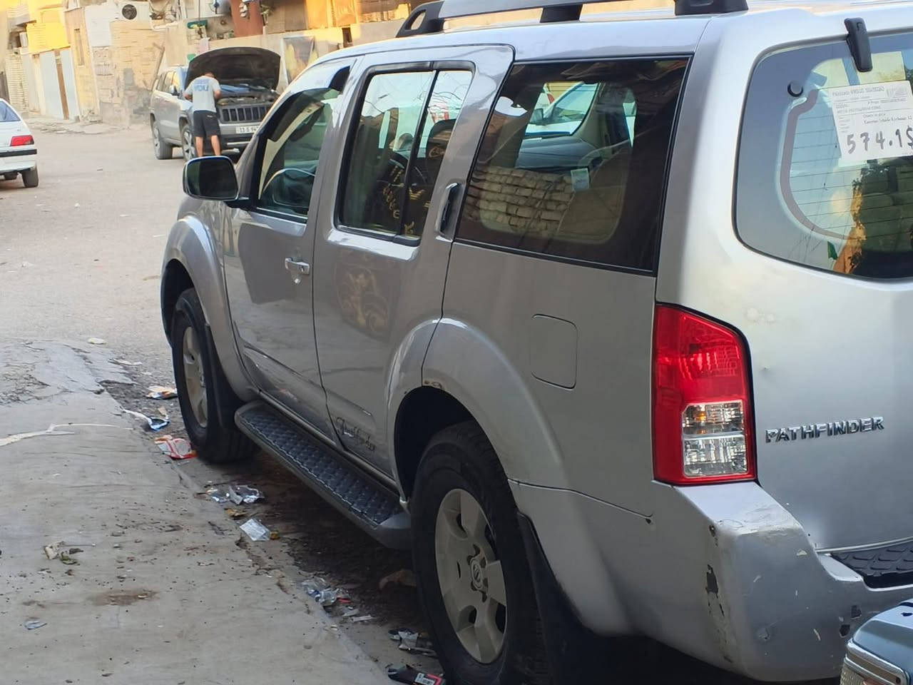 سلام عليكم للبيع  نيسان بافندر 2006 سياره خير من الله تبريد 3قطع صدر جديد كير مكينه خيرمن الله مكان لسياره بغداد مدينه الصدر لسعر 90 وبيه مجال  للشراي***********
