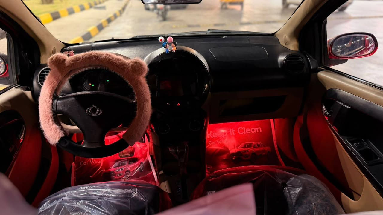 باندا  رقم بغداد 
باتري جديد
تبريد ثلج
تايرات تخم ديد
ويالة جدد
سيارة متعووووب عليها للجني ولليدور جديد ما تصرف عليها اي فلس
السعر46 وبيها مجال بسيط
للاستفسار
***********
بغداد
