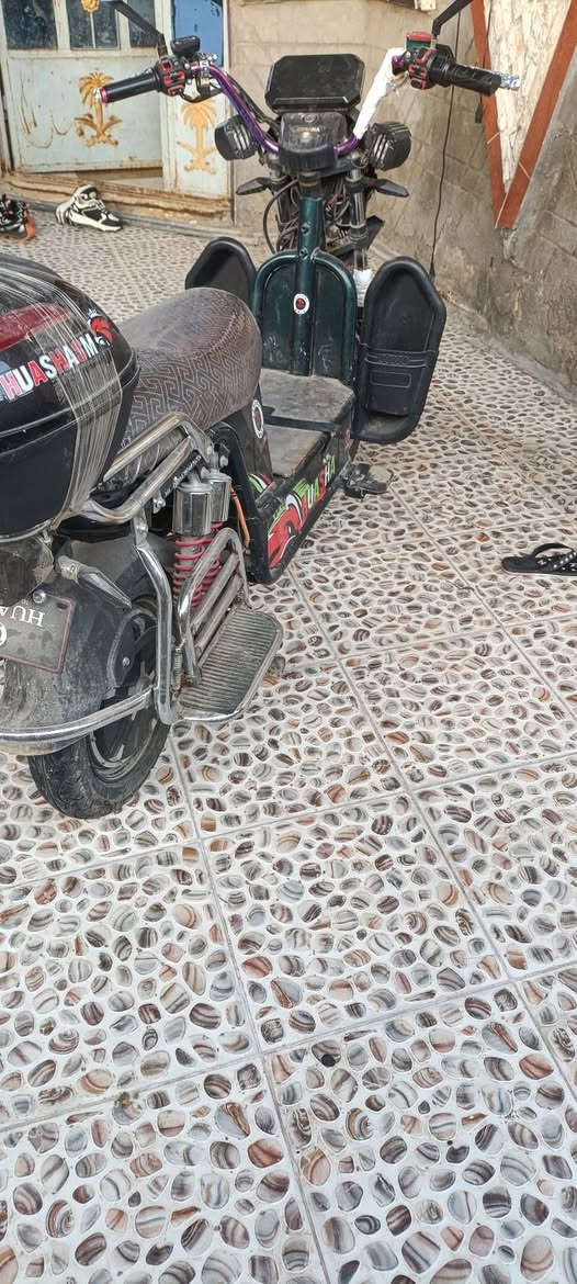 سلام عليكم  دراجه شحن موديل 24 دشرها نظيف بدون باتريات كهربائياتها شغاله السعر375 رقم ***********

