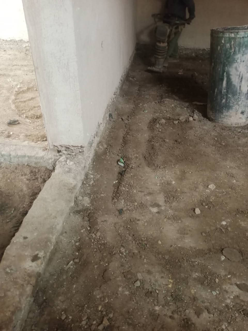 كادر عمال تطليع اتراب وحدل قفاز وسبيس وحدل وصب لارضيات شغل درجه اولى   تعال خاص واتساب *********** 👉وتنضيف صطوح وتصليط الصطوح بتراب
