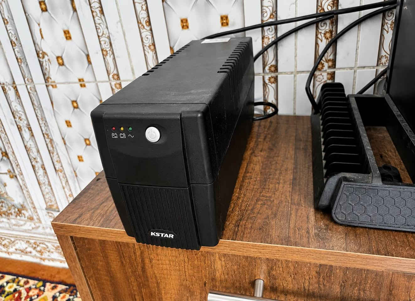🎮للبيع PS4 فات مهكر نضافة ١٠٠٪🔥
. يجي ويا USB حتة يحافض على الجهاز

. 🎮 جوستكات عدد 2

. 🥶 يجي ويا مبرد مال جهاز و بنفس الوقت شاحن يدات 🌬️

. جميع ملهقاتة من وايرات و وايرات شحن يدات موجودة☢️

. 🏠 بغداد جسر ديالى القديم 

. 📞 *********** واتساب

. 💵 سعر320 الف
