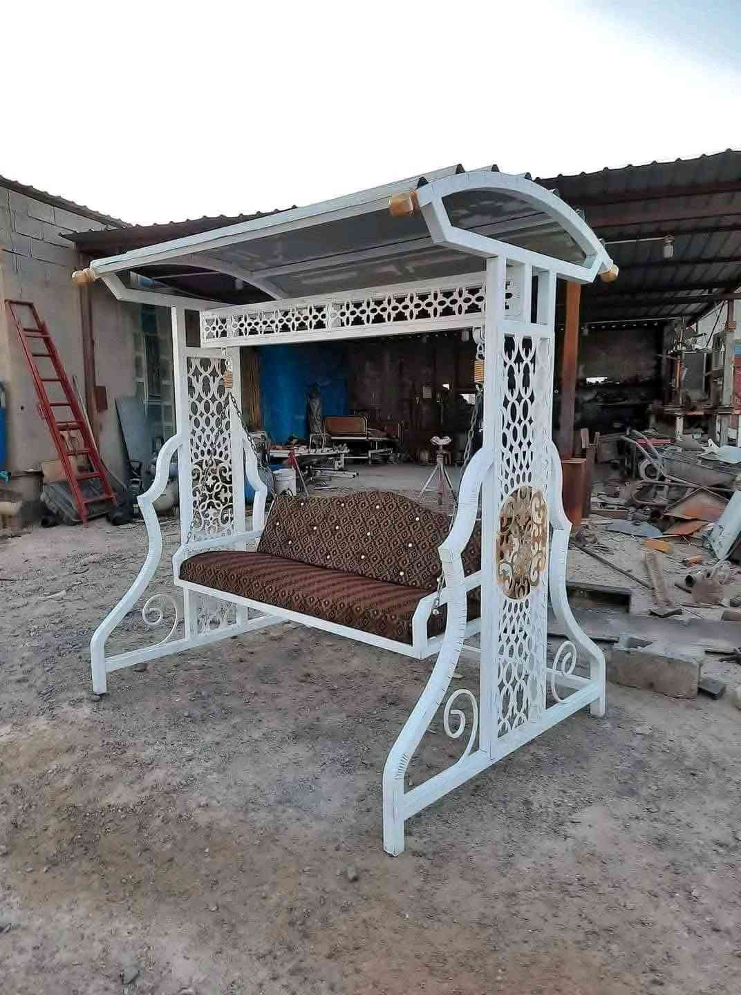 حدادة • مراجيح • مظلات