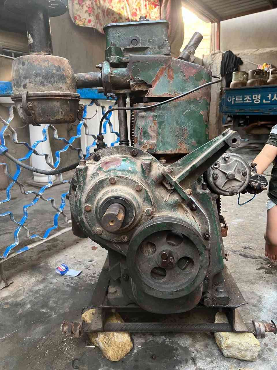 السلام عليكم مولد للبيع صنع هندي
سلف وهندر صارله فتره متروك ما عندي مجال انضفه وشغله ابيعلك على هل حطه توليد ٧ ونص كيفي مكاني بغداد الاستفسار 
***********
