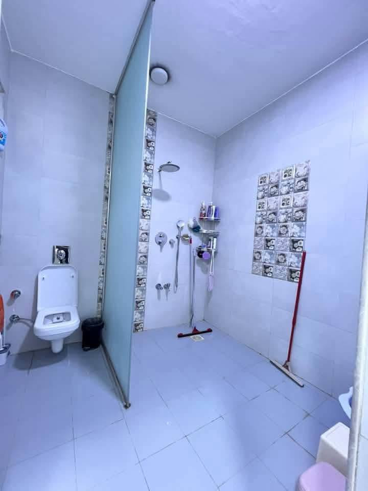 دار للبيـــــــــــــــــــــع

السعر ١٨٠ مليون وبي مجال

مساحه ٢٠٠ متر

الواجهه ١٠ متر

طابو صرف باسم شخص واحد

طابق واحد غرفتين نوم
وصاله وهول ومطبخ ومجمع صحيات
بناء حديث سقوف مغربيه

العنوان بكرلي الأولى

الفرع مقابل قسم صحه
قرب أسواق جنات

***********
***********
