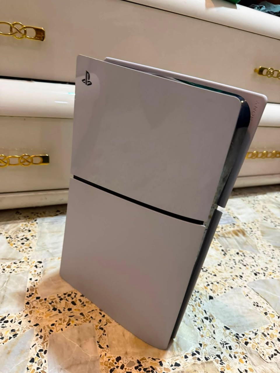 🎮 للبيع بلايستيشن 5 سليم (PS5 Slim)
✅ آخر إصدار
✅ استخدام قليل جدًا
✅ الكارتون الأصلي كامل مع جميع الملحقات
✅ يجي وياه الجويستك الأصلي
✅ نظيف وجاهز للاستخدام

💰 السعر: 775 ألف دينار (وبي مجال بسيط)
📍 المكان: بغداد 
***********

