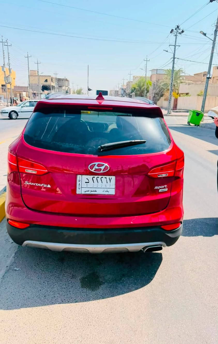 السلام عليكم سنتافي البيع موديل ٢٠١٦السياره  بيه مدكر وبنيد ضرر كلش خفيف بدون معجون بعدي تايرات البلاد عليه ماشي ٧٤ الف حقيقي الشراي يتصل ***********
