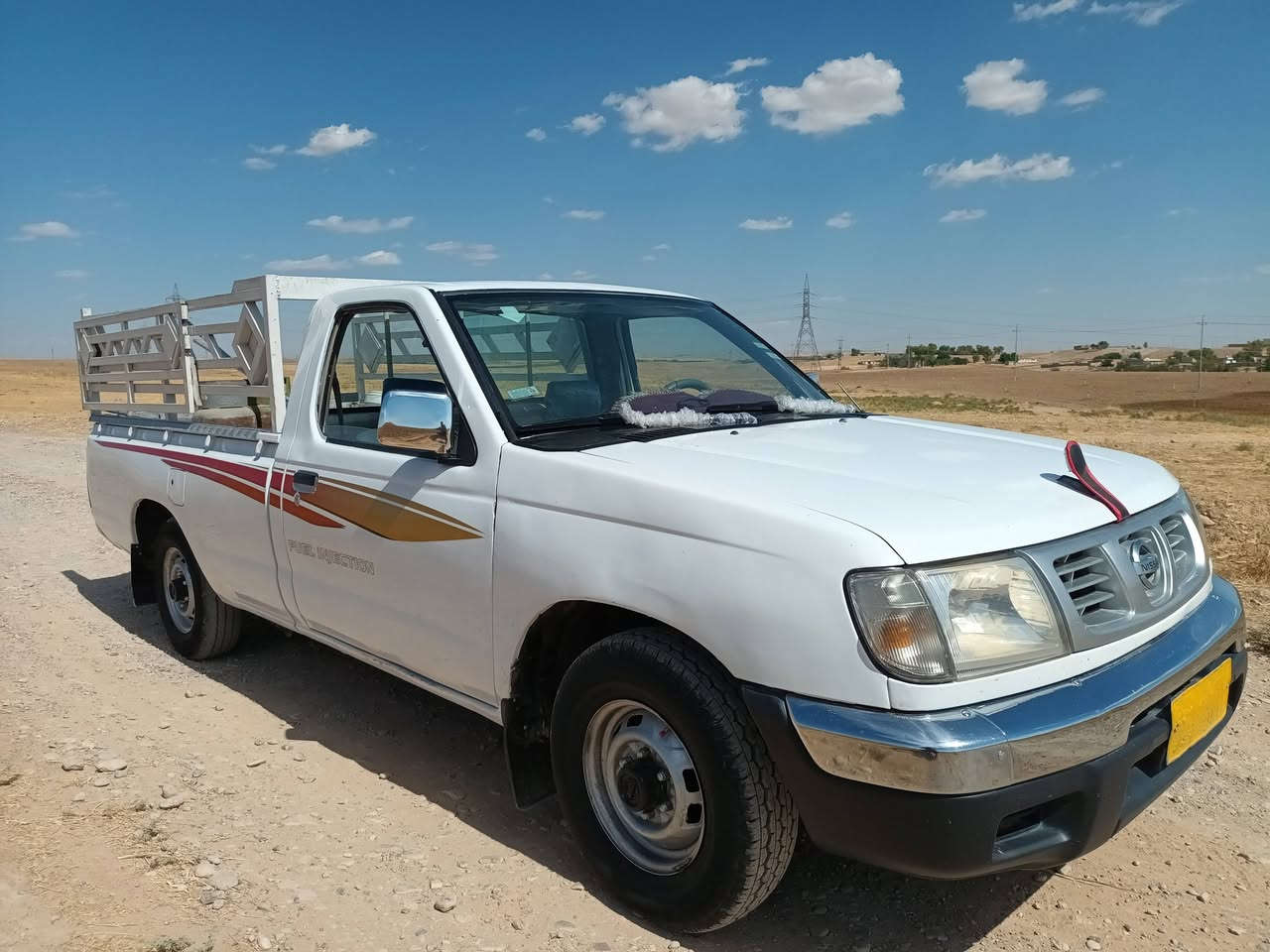 نيسان موديل ٢٠٠٢ تةبريد كيرو مكينة شاسي بةشةرت عام بؤياغ لةسةر ساقي سةنةوي بةشةرت حاسيبةو بيكيشة سعري ٥٥ كلا  *********** شوين كفري كارةبايو هةموو كياني بةشةرت
