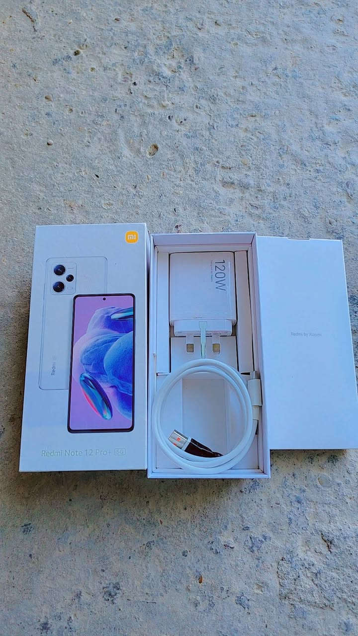 موبايل 📱 Redmi Noote 12 Pro بعد جديد مستخدم قليل بطاريه 5000ملي شاحنه 120واط السعر 250 العنوان فلوجه ***********
