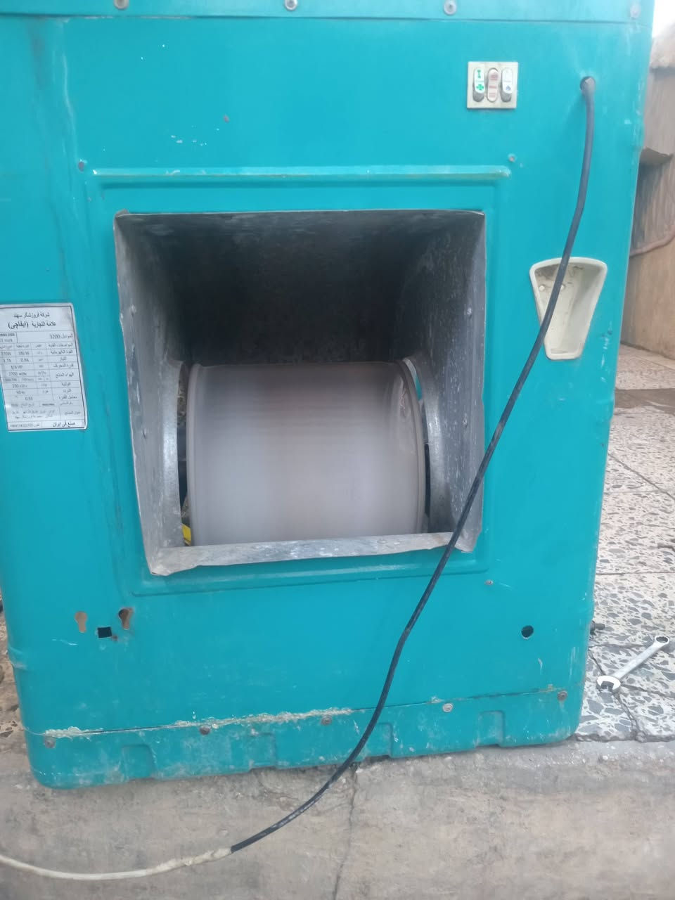 ١٠٠ وبيها مجال نضيفه وماطورها جبير مو زغير سرعتين مكان حي جهاد متواجد ع لواتساب ***********
