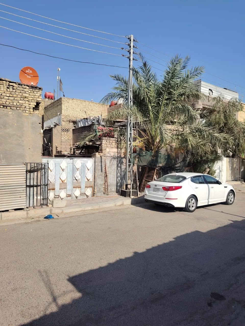 🏠 دار للبيع في حي الحسين القديم قرب مدرسه الفرقان للمواكب 

مساحة الدار: 210متر  ركن 

البيت بناء قديم 

📞 للاستفسار والتواصل:***********

‏‪***********‬‏
