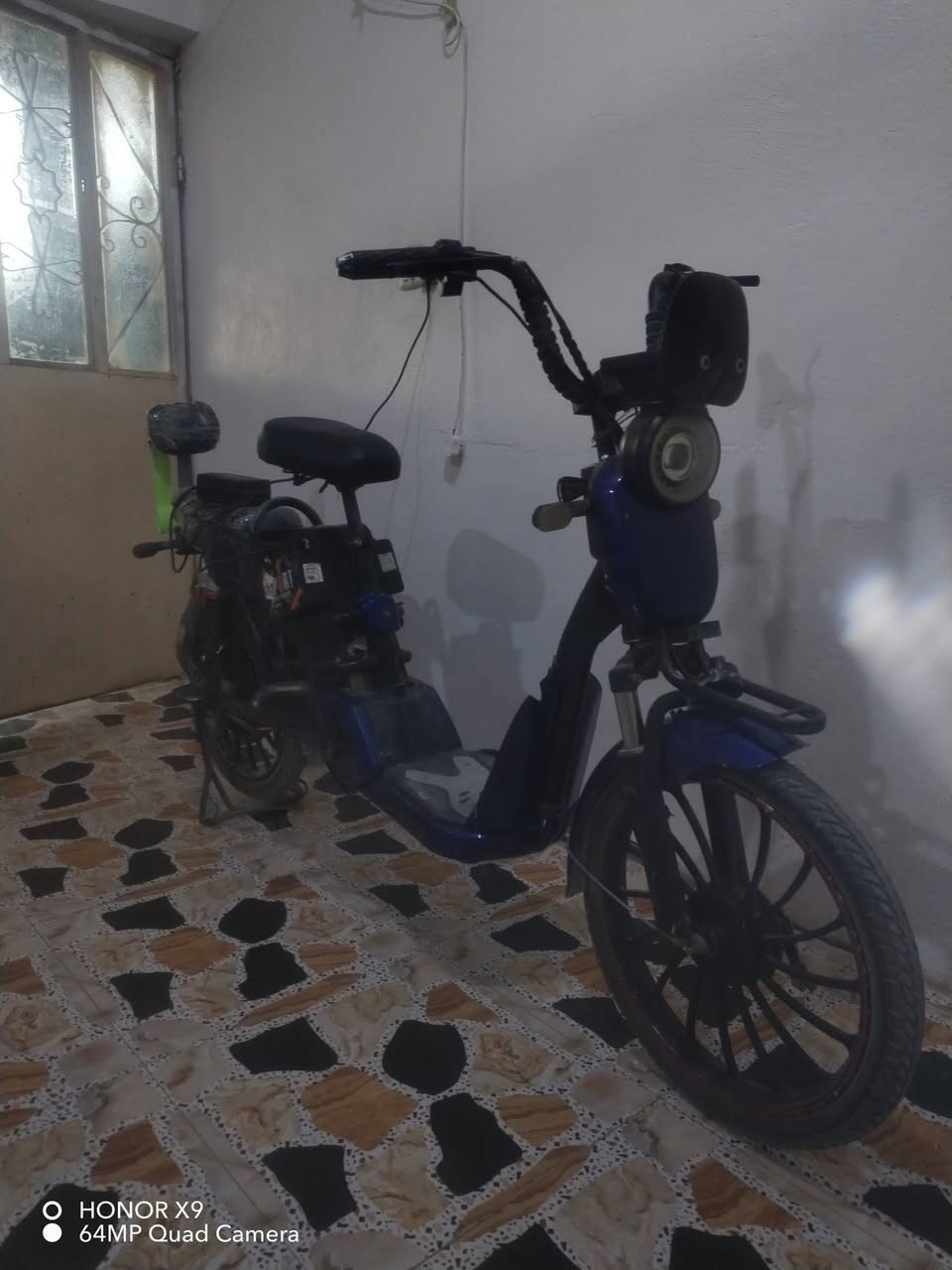 السلام عليكم ماطور شحن للبيع كامل ومكمل كل شيء ما ناقصه ناقصه بس خياله ويروح مكانه الريحانه رقم الهاتف*********** السعر225 وبي مجال
