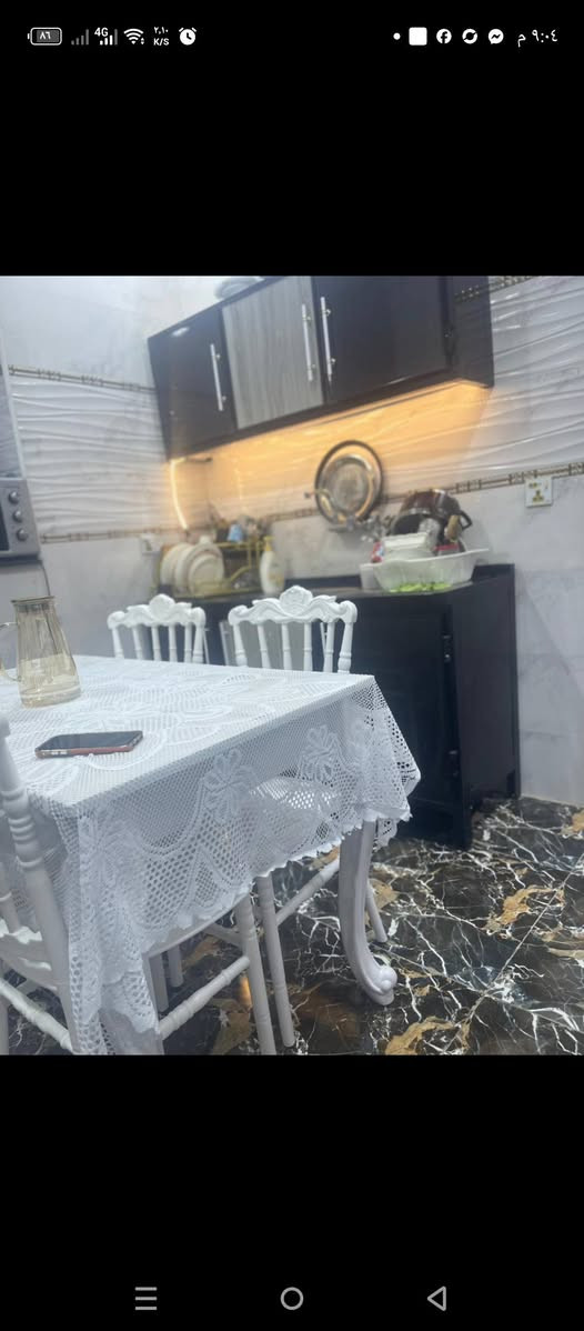 السلام عليكم بيت للبيع مساحته 100 متر مربع 10 في 10 طابق واحد غرفة نوم وصاله ومطبخ وصحيات وطارمه شارع ثمانين خلف بانزين خانه الاضواء قريب من الشارع تفاصيل اكثر *********** بي واتساب
