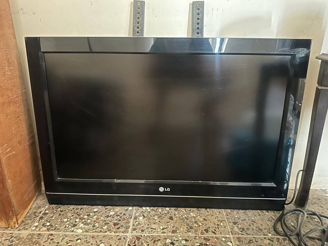 سلام عليكم
بوفيه للبيع تركي سعره ١٧٥ الف
البلازمه LG 32 سعر ١٠٠ الف
خدمة توصيل داخل بغداد
للاستفسار الاتصال على الرقم التالي ***********
