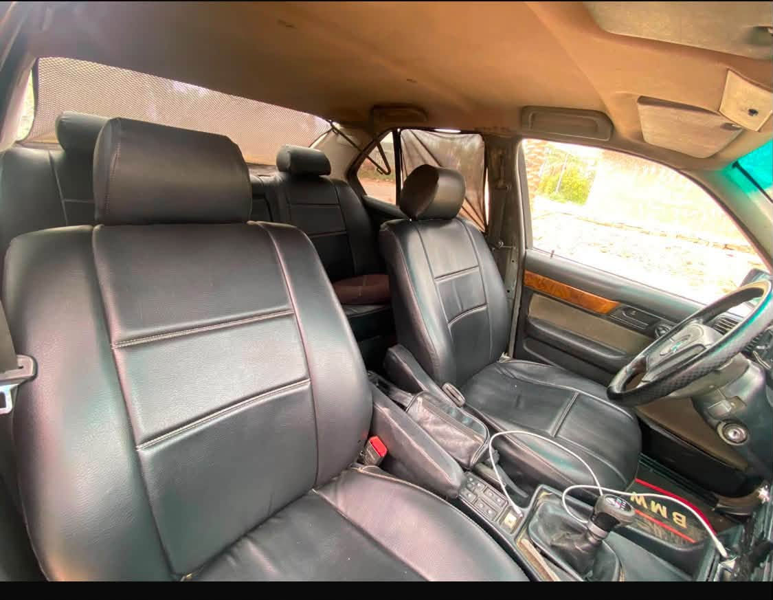 السلام عليكم
BMW520 
اصل وفصل مكينه كير حاويه 
تبريد ثلج 
اربع جام كهرباء 
داخل جلد 
رقم شمالي بأسمي 
تخم ويل خليه 
سياره جاهزه من كلشي 
مكاني حله السعر 45 
رقمي ***********
