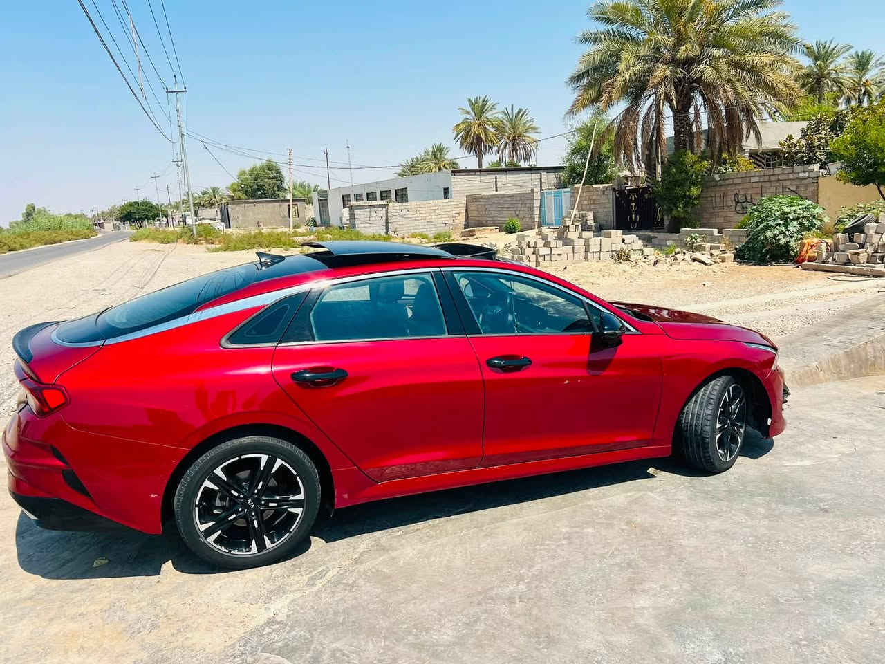 ‏Kay فايف للبيع موديل 21 عمره وسير هم بسيارة عالية مكانها بغداد البلديات مكلف بالنشر اتصال فقط***********
