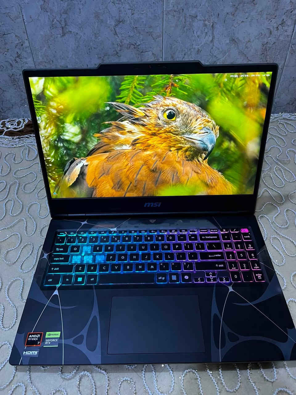 السلام عليكم، عندي لابتوب MSI للبيع :
MSI Cyborg 15 AI (مستخدم لمدة شهر فقط - بحالة الكرتون مع ضمان سنة) 🛡️
جهاز سريع ومناسب للألعاب الاحترافية، التصميم، المونتاج، والبرامج الثقيلة بأداء عالي. 🚀
⚙️ المواصفات:
 * 💻 المعالج (CPU): رايزن 7 (AMD Ryzen 7)
 * 🎮 كارت الشاشة (GPU): RTX 5060 (سعة 8GB - مدعوم بالذكاء الاصطناعي)
 * 🧠 الرام (RAM): 16GB
 * 💽 التخزين (SSD): 512GB
 * 🖥️ الشاشة: 15.6 بوصة (144Hz)
💰 السعر: 1,650,000 دينار عراقي
📍 المكان: بغداد
📞 للطلب والاستفسار (واتساب): ***********
