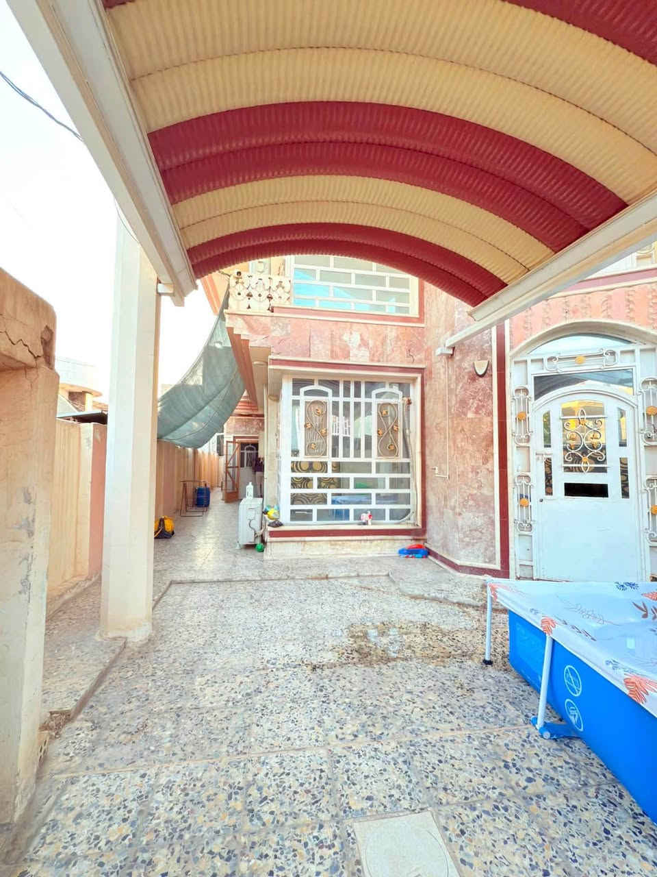 ⭕️دار للبيع في حي المخابرات خلف مجمع الرشيد الطبي

⭕️المساحة ٢٠٠م طابو صرف ركن 

⭕️بناء جيد 

⭕️الطابق الارضي يحتوي على صالة وهول ومطبخ وغرفة نوم ومجمع صحيات 

⭕️الطابق الثاني يحتوي على غرفتين نوم ومجمع صحيات 

⭕️لطلب السعر مراسله الصفحة او الاتصال على الارقام 

*نستقبل جميع عروضكم السكنية 🏠 والتجارية 🏡 بكافة مناطق الحلة 
……………………………..
للمزيد من المعلومات

مراجعة مكتب بابل الكائن في شارع ٦٠ مقابيل حلويات ريف دمشق او كراج ناجي كماش سابقاً او الاتصال ☎️ 

***********ابو احمدالاسدي  
***********احمد الاسدي
***********امير الاسدي
