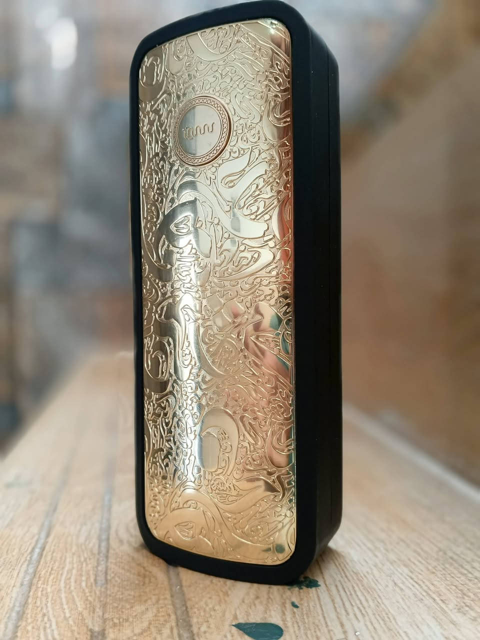 عطر سين من مجموعة حروف لدار الطيب، وتتميز بتصميم ذهبي أنيق مزين بنقوش عربية بارزة وغطاء فاخر👑 استعمال قليل السعر 150دولار واتساب *********** الموصل

نص مكتوب في الصور:
- 0 دار الطيب DAR ALTEEB LUXURY PERFUMERS SINCE 2001