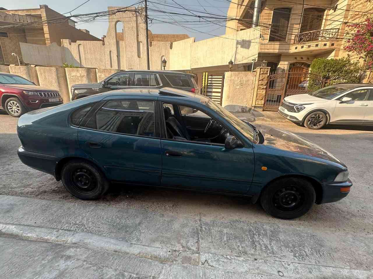 السيارة بلادية بدون صبغ كير ومكينة نضيفة نواقصها قليلة جداً اذاين 
السعر 63 ورقة وبيها مجال 
تواصل على هذا الرقم فقط ***********
