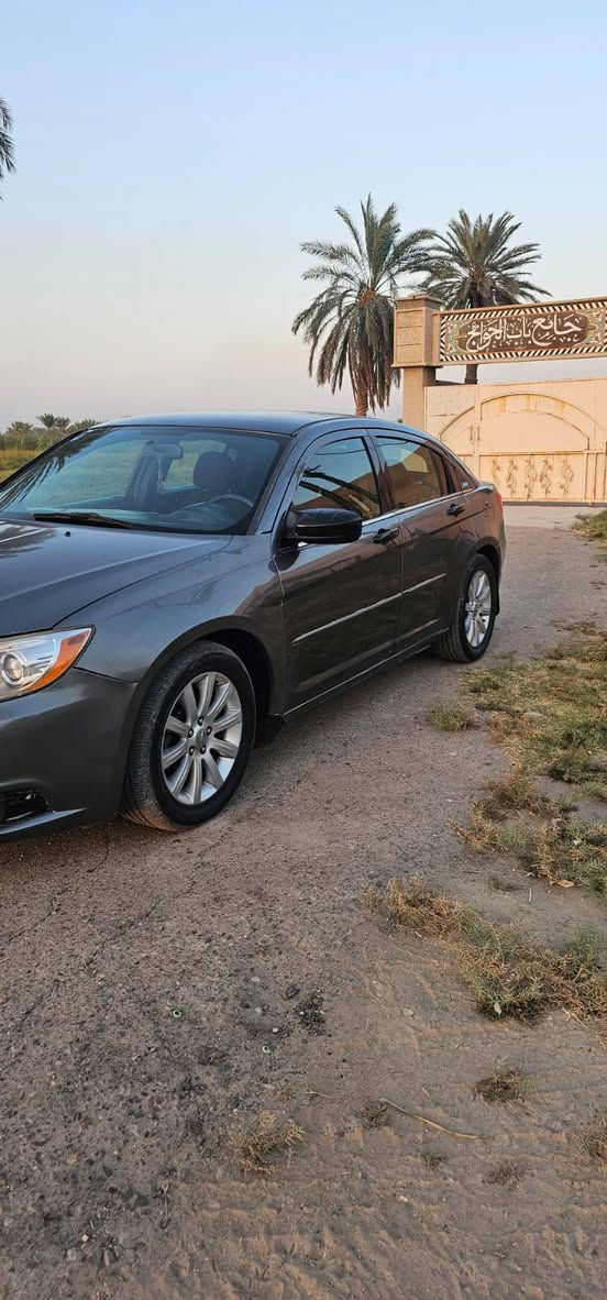 سلام عليكم
للبيع كرايسلر c200 
2013 وارد امريكي 
حادثها دعاميه اماميه فقط
مكينه 2400 رقم بغداد الجديد 
السياره مكفوله من كلشي كير مكينه 
صدر امامي خلفي تدفئه تبريد كله جديد 
كهربائيات كلها شغاله وباقي المواصفات معروفه 
السياره بيها بنيد وقبط جنطه كلير اثر جراد 
وموجوده صورها قبل لا تنرش كلير 
مكان السيارة بغداد الكرخ 
***********
