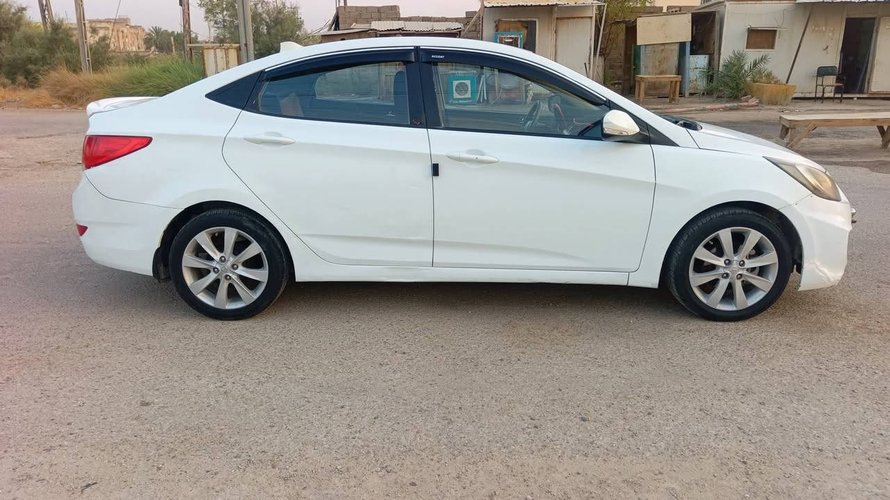 سلام عليكم اكسنت موديل 12 خليجي  محرك 1600 قطرتين بيهه 3قطع تبديل جاملقين الامامي  وبنيد وبيهه مكانات بارد بدون دواخل   السعر 95وبهه مجال لشراي  مكان السياره بابل مشروع المسيب  تحويل ثاني يوم احولك  ***********.   ***********
