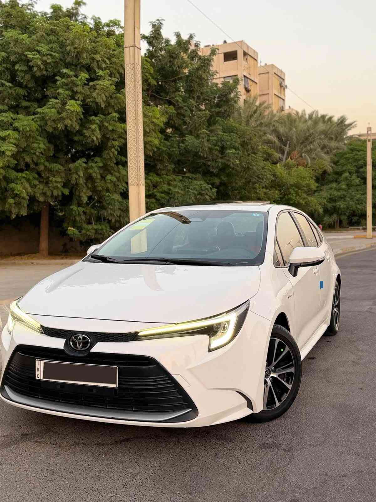 السلم عليكم.. عندي كورلا هايبرد 2025 جديده جدا فوول مواصفات بصمه كراسي كهرباء فتحه ..مكفوله كفاله عامه لا صبغ ولا بارد ولا حالوب.. رقم انكليزي باسمي شخصيا وتحويل ثاني يوم.. ماشيه 24 الف كيلو فقط  وجديده جدا على وضع الشركة.. فووول مواصفات بصمه تشغيل وسلايد روف وجلد واضائة أمامية LED ولد نهاري وكشافات  ضباب.. وتحديد مسار ومانع انزلاق.. رادار امامي مثبت سرعه وقوف ذاتي.. مستشعر الصدمات.. كامرا خلفيه دواره.. عداد ديجيتال.. سايد بريك بصمه.. العنوان بغداد الكرخ.. السعر 159 وبيها مجال.. رقم الهاتف الواتساب ***********
