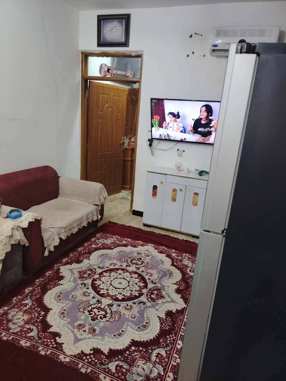 بيت للبيع في حي ميسان نهايه الكيات شارع الزوار القديم خلف سكله الكرعاوي مساحته 50 متر البيت جديد كاشي سيراميك ،
سعره 16 مليون وبيه مجال للشراي 
للاستفسار الاتصال بالرقم *********** 
مامتواجد على الفيس اتصل عليه لو تعال للمكتب ،،
