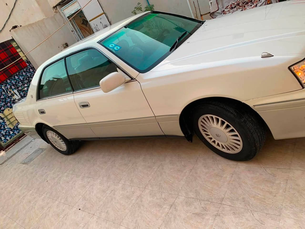 السلام عليكم
راس الثور موديل 1997 فول مواصفات عدا الفتحه شاصي 55 كشنات كهرباىيه شاشه تاب 
 كفاله عامه  من الكص والنقل جثه والضربه والعيب الشرعي وكافه الاصوليات رقم بصره نكليزي
كير مكينه حداده تبريد شرط ثلج جاهزه من كلشي  
مكان السياره بصره
السعر 1***********15
