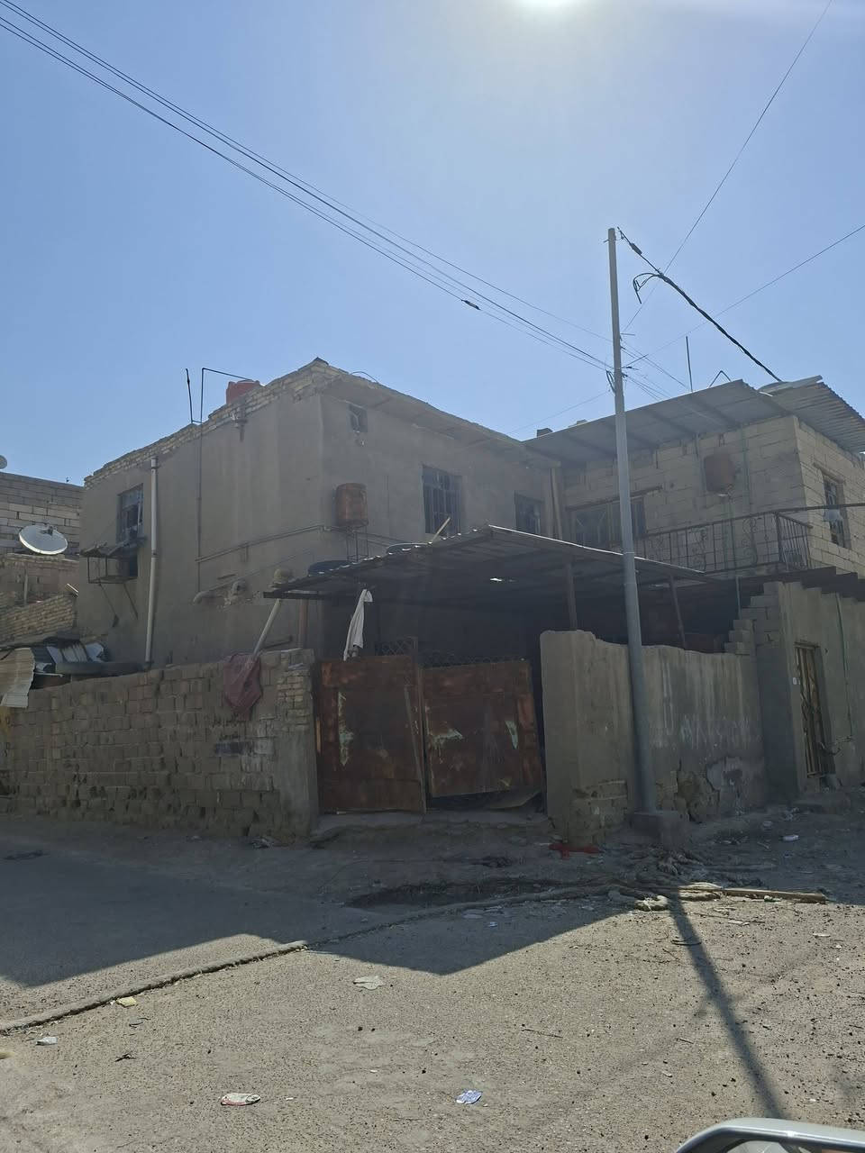 بيت المعقل الابله ركن
قرب جامع سيد علي 
مساحته 140 متر 
بيت يحتاجله هواي ترتيب
طابو صرف 
وتحويل مباشر
*********** لل استفسار واتساب
